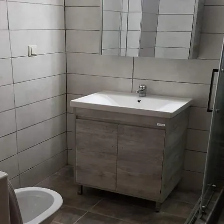 Up To 8 Person Apartment *